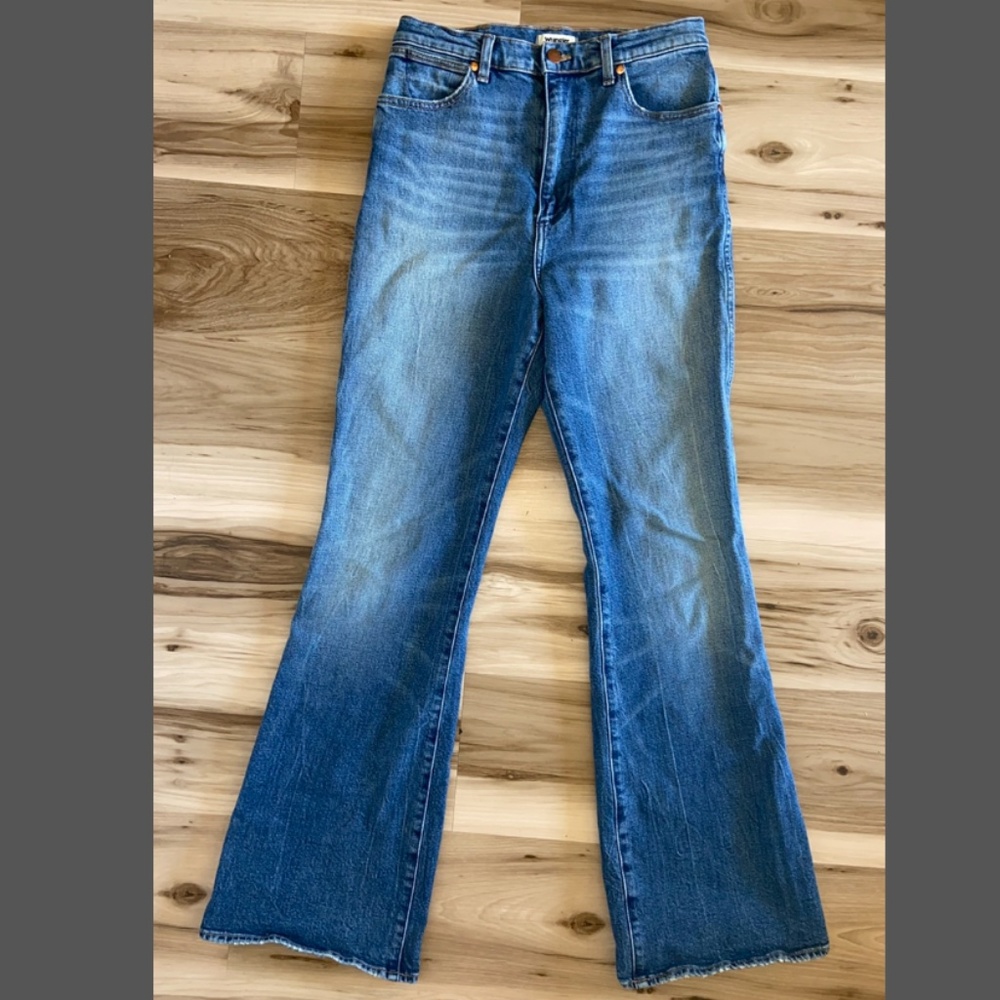 Wrangler High Rise Flare Jeans Size 28 L32
